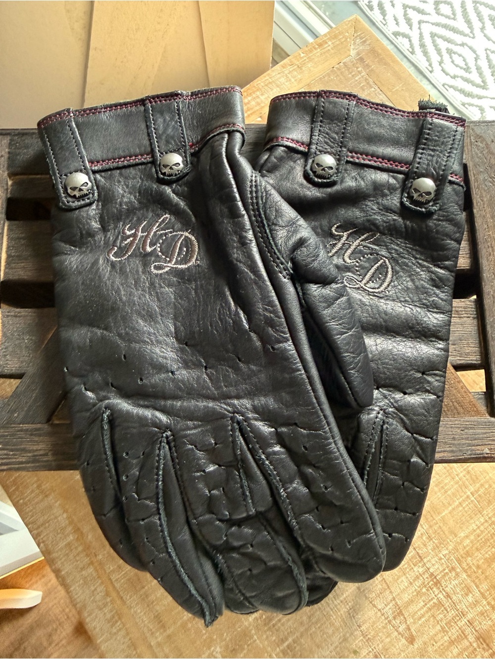 Harley-Davidson Black and White Leather Jacket Label Detail and gloves size sm - Picture 3 of 11